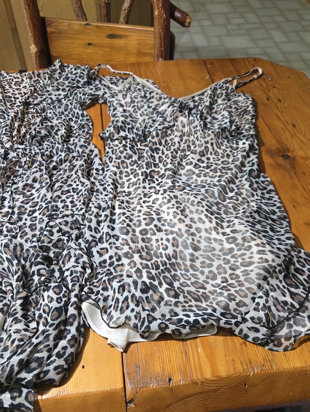 Victoria Secret 2 Pc Set Nightie & Robe Leopard Print Ruffle  Neutral Tones Sz L